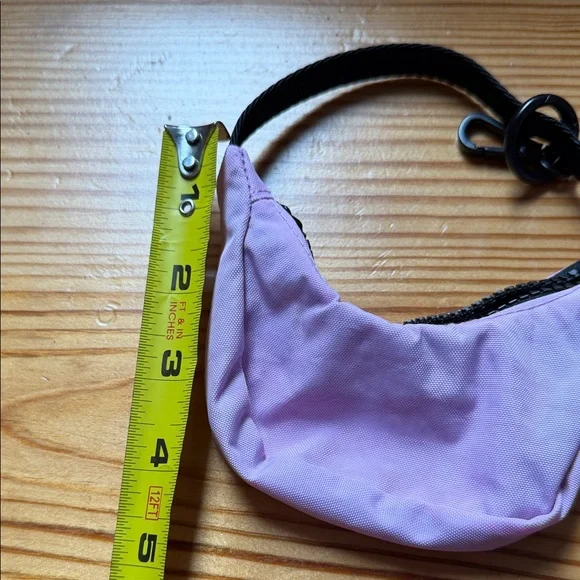 BAGGU Crescent Bag Charm / Mini Bag in Lavender and Black - Picture 6 of 8